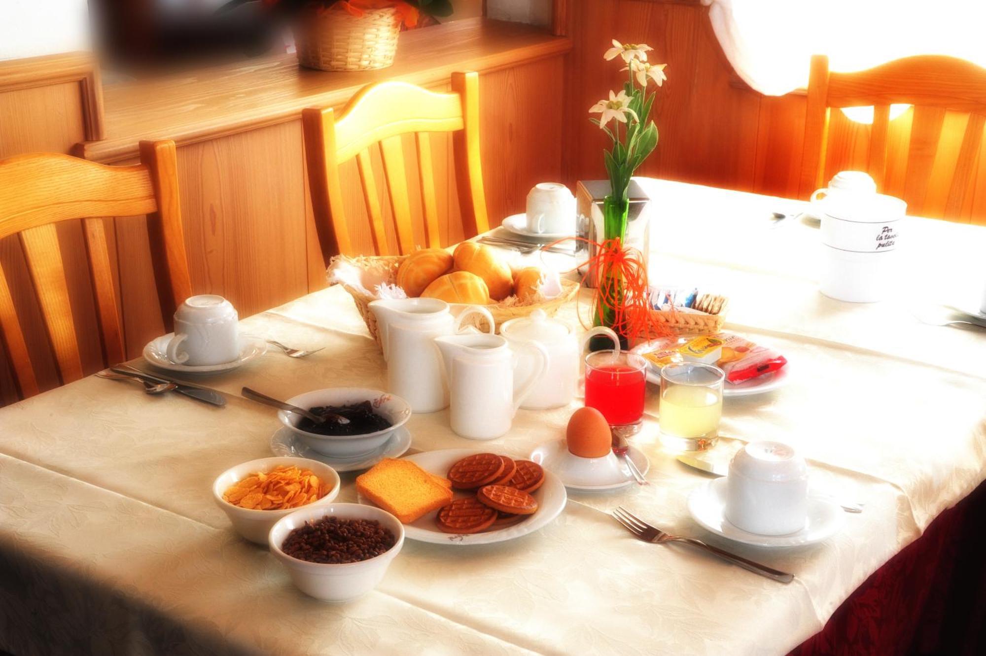 Active Hotel Gran Zebru' Cogolo Luaran gambar